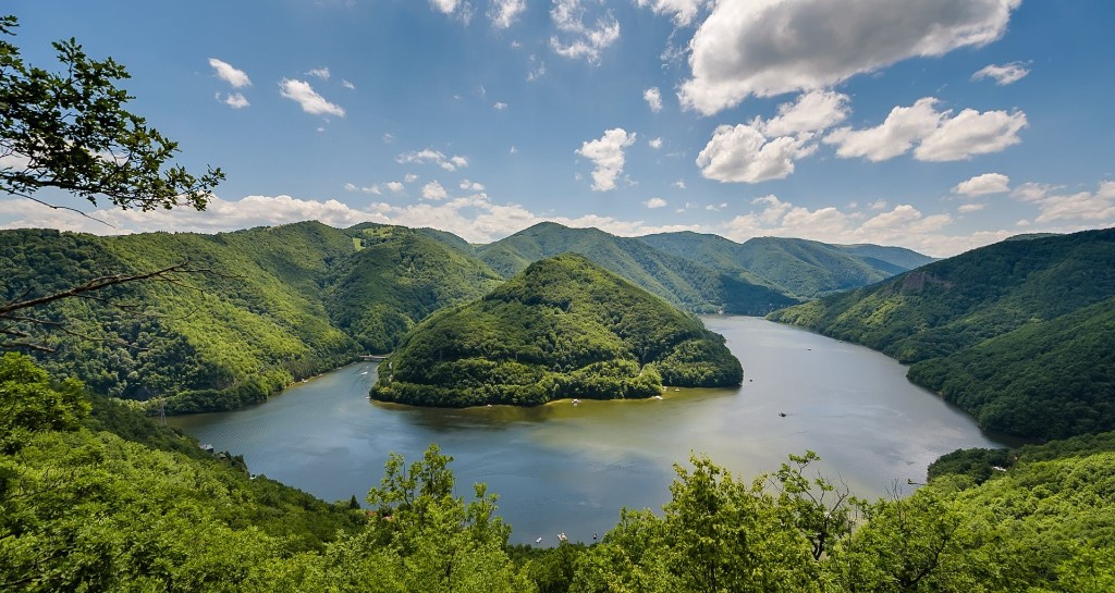 Amonte Mountain Resort – cseber és hegyi kilátás